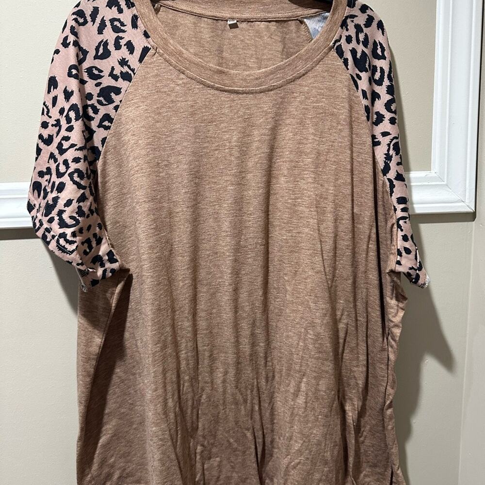 Tan and Cream Raglan Oversized Tee‎